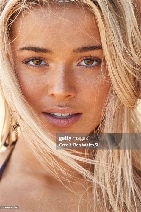 model olivia dunne poses    sports illustrated swimsuit