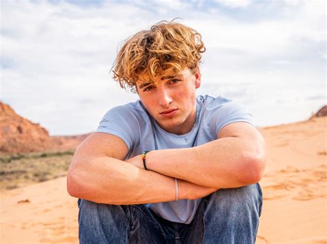 where is benson boone from 5