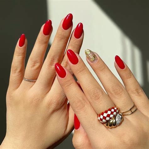 The 10 Best Winter Nail Trends 2022 - Winter Nail Art to Try