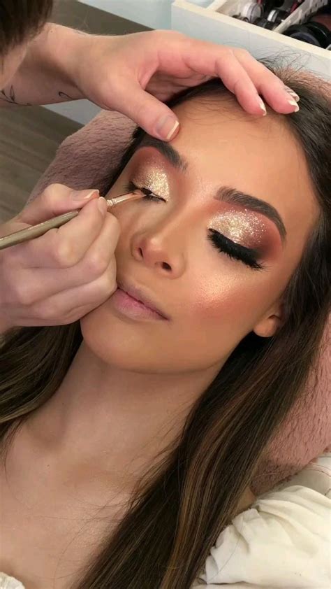 Maquiagem dourada linda ️ by Jessica hinca | Maquiagem para festa de ...
