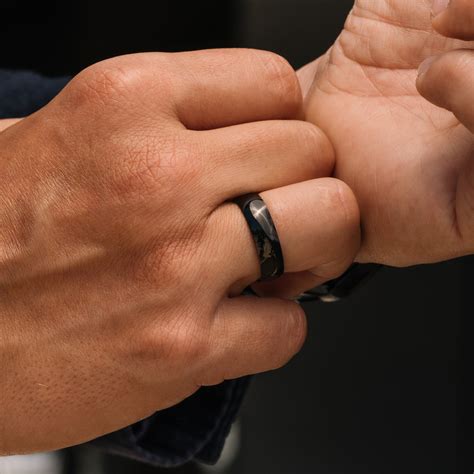 Klassischer schwarzer Titanring | Auf Lager! | Trendhim