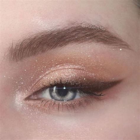 Image about style in 🔆𝑀𝒶𝓀𝑒𝓊𝓅 𝓂𝒶𝑔𝒾𝒸🔆 by ☀️𝒦𝓇𝒾𝓈𝓉𝓎 𝒜𝓃𝒹𝑒𝓇𝓈𝑜𝓃☀️ | Eye makeup ...
