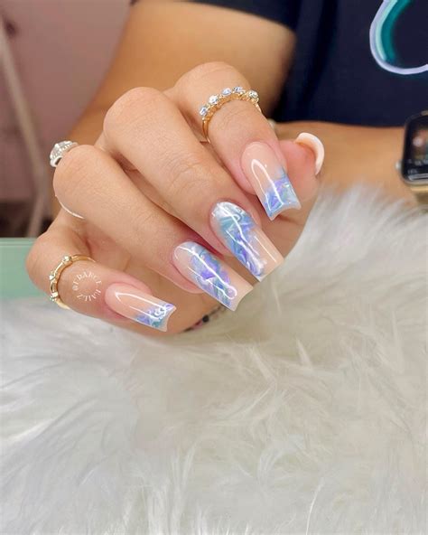 simple beach vacation nails 6