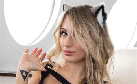 Liz Katz cautivo en las redes gracias a su body oscuro