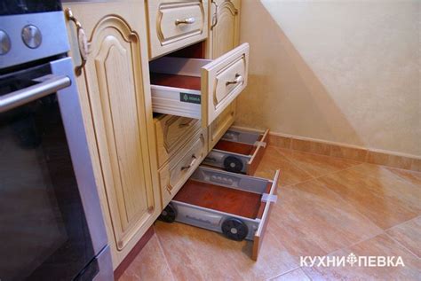 Выдвижные ящики в цоколе кухни | Home decor, Home, Storage