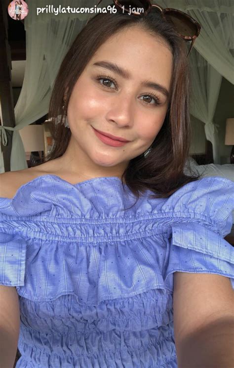 Liburan Bareng Pacar, Ini 10 Potret Prilly Latuconsina di Pulau Dewata