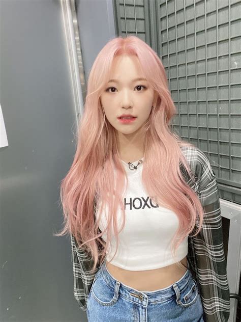 fromis_9에 있는 ₍ᐢ. .ᐢ₎님의 핀 | 걸그룹 사진, 연예인 스타일, 연예인