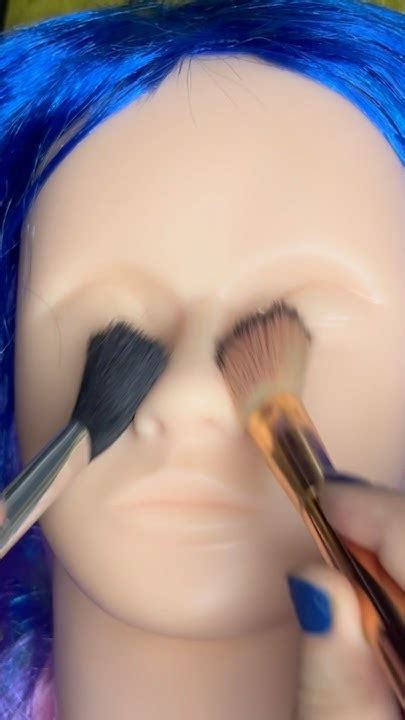 Поглажу тебя кисточками для макияжа #макияж #makeup - YouTube