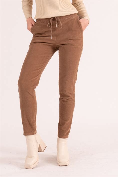 Дамски джинси от памучно рипсено кадифе в цвят Camel - FashionWoman