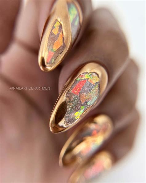 12 Must-Try Golden Nail Looks: Step Up Your Nail Art Game Now