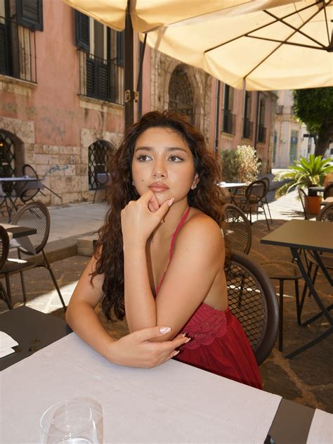 Julia Garcia (@realjuliagarcia) • Instagram photos and videos