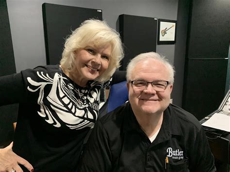 FMG Label Signs Cheri Taylor