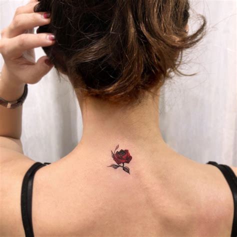Tatuaje: Flor rosa por Dahong Muse - Tatuajes para Mujeres