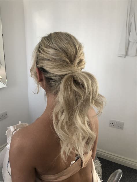 upstyle curly hair 2