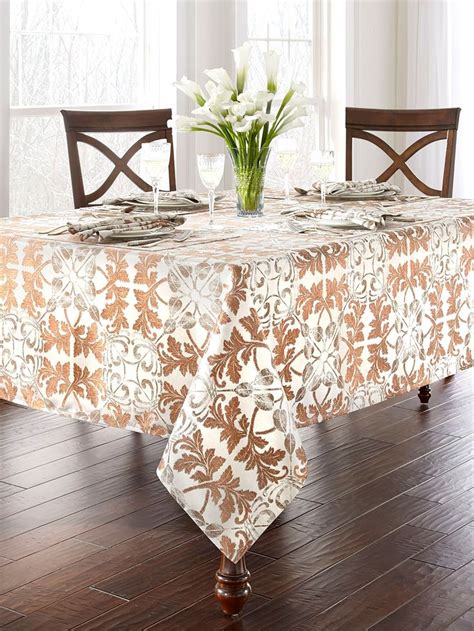 These Thanksgiving Tablecloths Set the Scene for a Stylish Feast | Table cloth, Thanksgiving ...