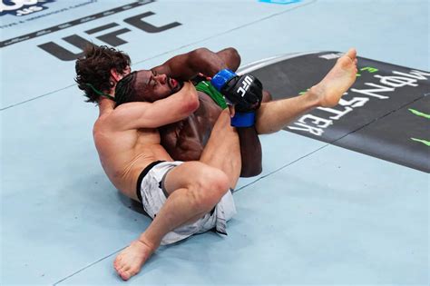 UFC 310 - кард участников, дата проведения, где и когда смотреть ...
