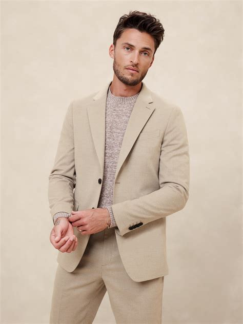 tailored fit suits gap
