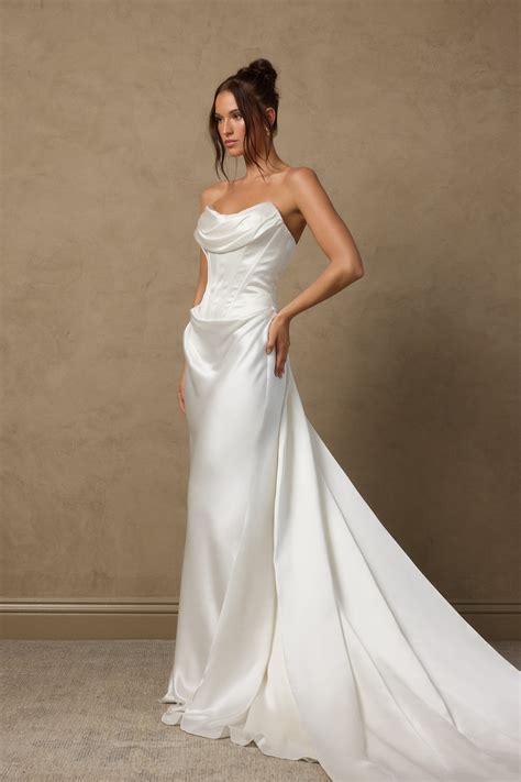 The Top Wedding Dress Trends From New York Bridal Fashion Week Spring