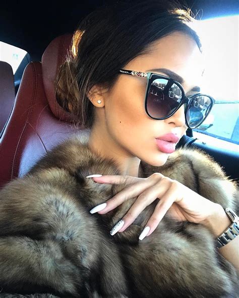 nita_kuzmina | Fashion eye glasses, Glasses fashion, Sunglasses women ...