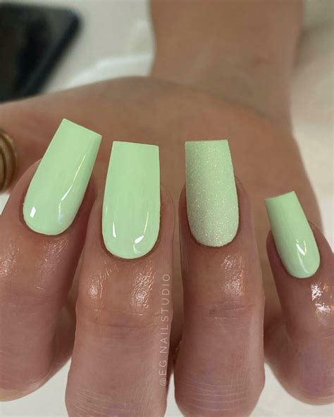 Nails Green Yellow Pastel
