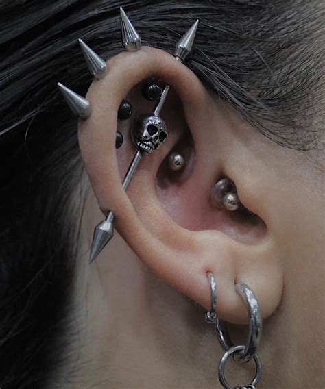 Petruski Klutz | Cool ear piercings, Earings piercings, Ear piercings