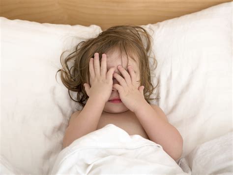 Meu Filho De 3 Anos Acorda Chorando Muito A Noite - O que fazer quando a criança acorda à noite | BabyCenter