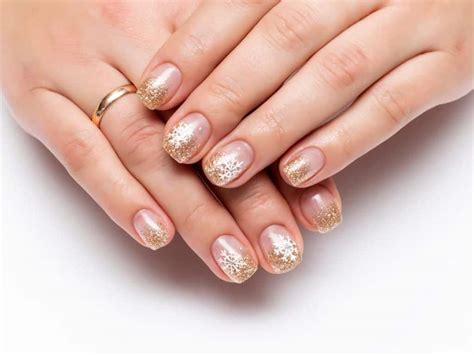 brr illiant winter nail designs   season