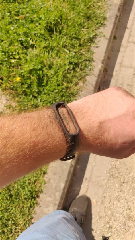 Went enduro dirtbiking with a MiBand 4 : r/miband