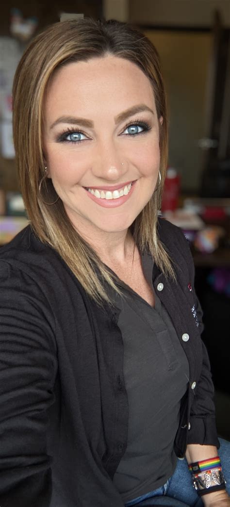 Stephanie West's Instagram, Twitter & Facebook on IDCrawl