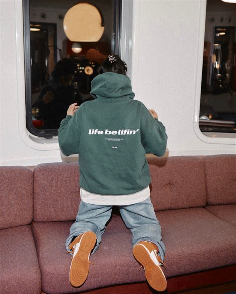 Oversized Hoodie, Wild Green, 'Life be lifin' – 14 44