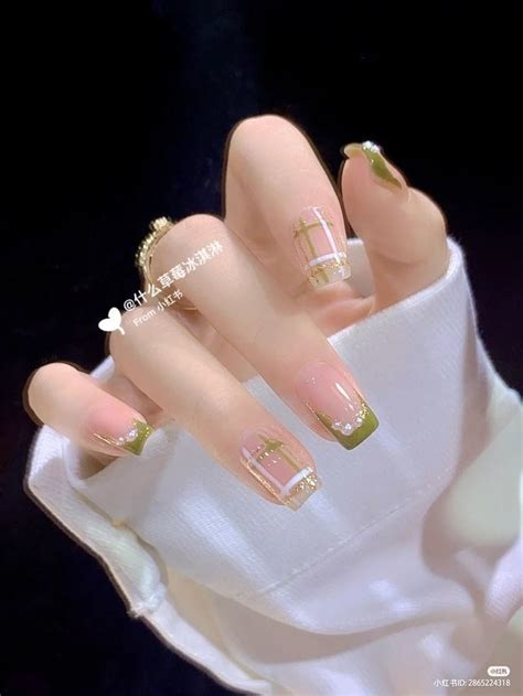 𝓲𝓯 𝔂𝓸𝓾 𝓵𝓲𝓴𝓮 𝓽𝓱𝓲𝓼, 𝓯𝓸𝓵𝓵𝓸𝔀 𝓯𝓸𝓻 𝓶𝓸𝓻𝓮! | Дизайнерские ногти, Простой ...