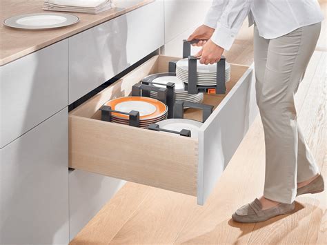 MOVENTO | Blum