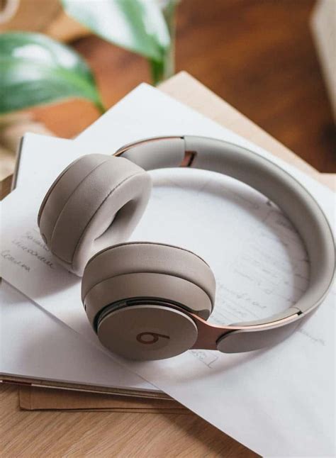 Beats Solo vs Beats Studio: Difference and Comparison