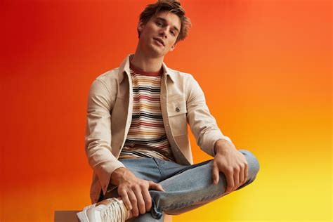 Managers explain the layout of the massive Smyths Milton Keynes 16