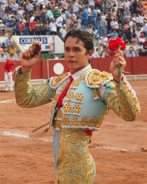 A LOS TOROS: JOSÉ MIGUEL PARRA EN EL TENTADERO DE DON ENRIQUE ÁLVAREZ
