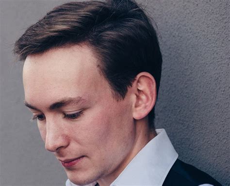 Alexander Bischoff (Tenor) - Short Biography