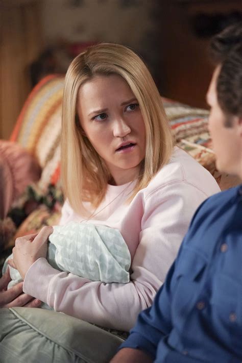 Young Sheldon : Young Sheldon : Photo Emily Osment - 30 sur 313 - AlloCiné