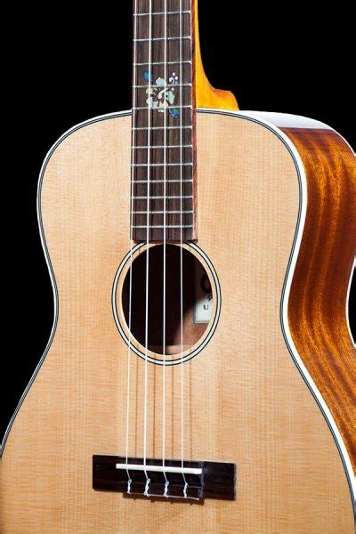 bari tenor bkt  solid spruce top tenor scale baritone body ukulele