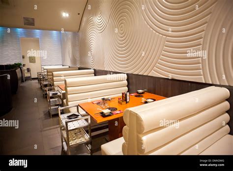Upscale restaurant decoration Stock Photo - Alamy