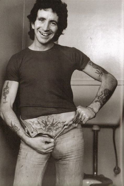 Remembering Original AC/DC Singer Bon Scott 40 Years After His Death ...