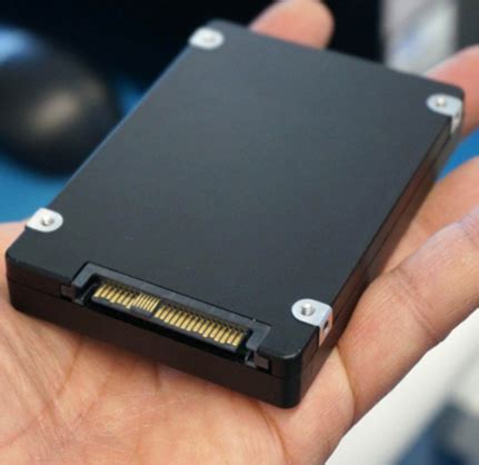 Анонсирована цена на самый большой в мире SSD жесткий диск - Gamebomb.ru