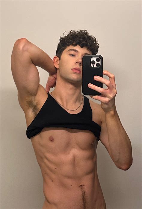 why do i have a happy trail as a woman 3