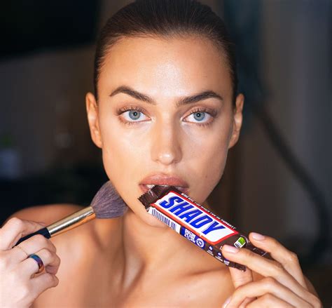 Irina Shayk’s Met Gala Prep Comprised Two Types Of Pasta, A Snickers ...