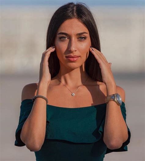 Those eyes : r/WomenWithWatches