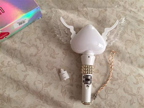 [UNBOXING] 2NE1 Lightstick (Korean Ver.) | K-Pop Amino