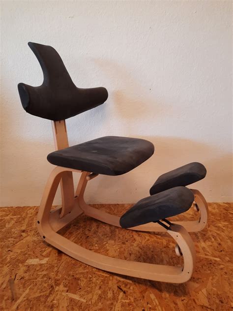 Ergonomisk balancestol designet af Peter Opsvik – Grevsen Genbrug