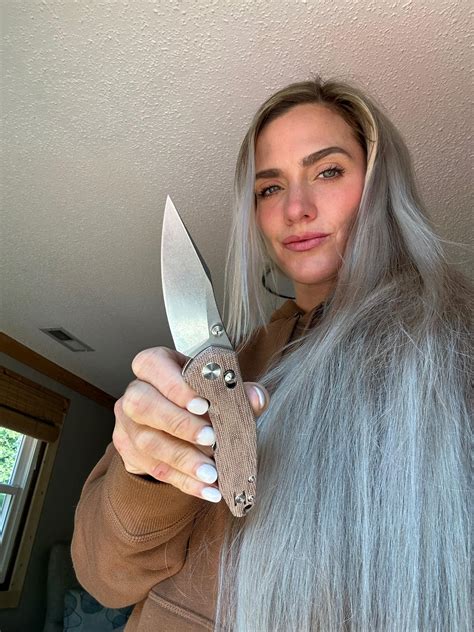 Melissa Backwoods Knife & Gear Reviews - Getting on the boat to leave