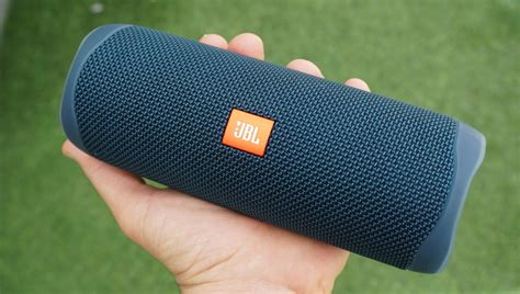 סקירה: JBL Flip 5 - צעד קדימה וגם אחורה