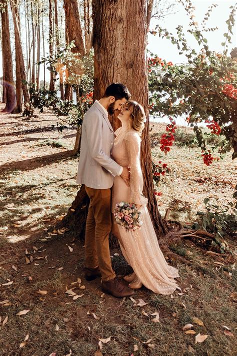 fall wedding guide planning  affordable autumn event