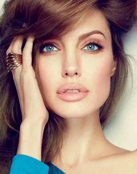 Is This Hottest Women Celebrity Hiding a HUGE Secret? - 5c6cag7